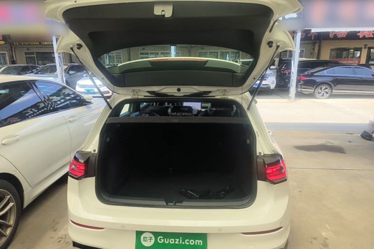 Used Volkswagen Golf 2025 300TSI R-Line Trunk