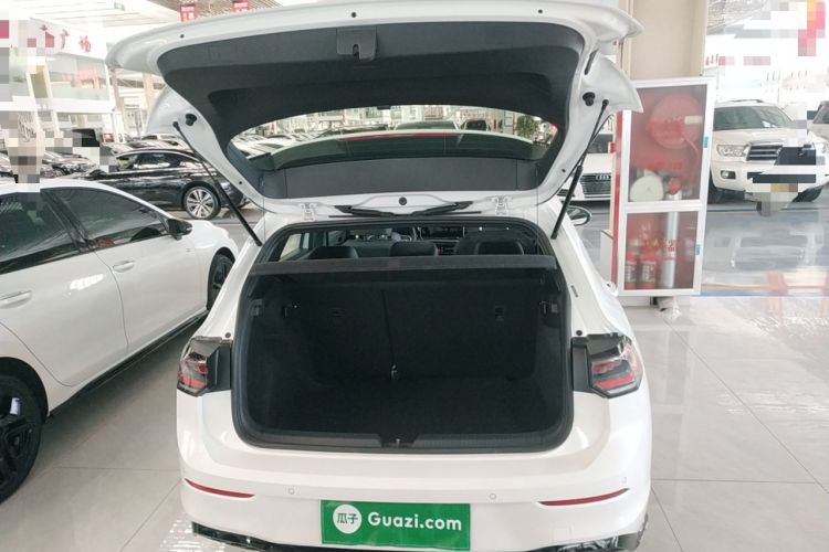 Used Volkswagen Golf 2025 300TSI R-Line Trunk