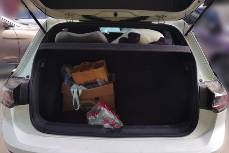 Used Volkswagen Golf 2025 300TSI R-Line Trunk