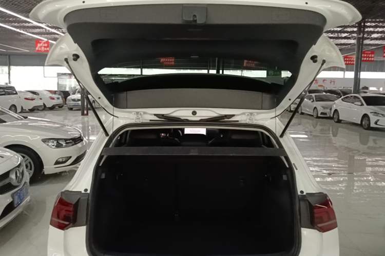 Used Volkswagen Golf 2025 300TSI Pro Trunk