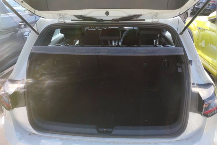 Used Volkswagen Golf 2025 300TSI R-Line Trunk