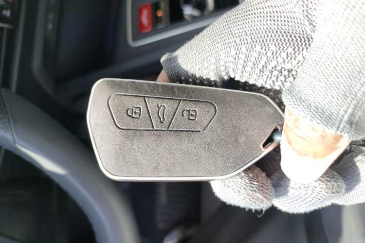 Used Volkswagen Golf 2025 300TSI R-Line Vehicle Key