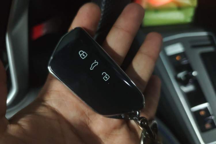 Used Volkswagen Golf 2025 Facelift 300TSI R-Line Vehicle Key