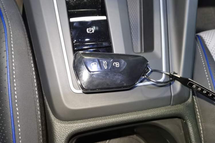 Used Volkswagen Golf 2025 300TSI R-Line Vehicle Key