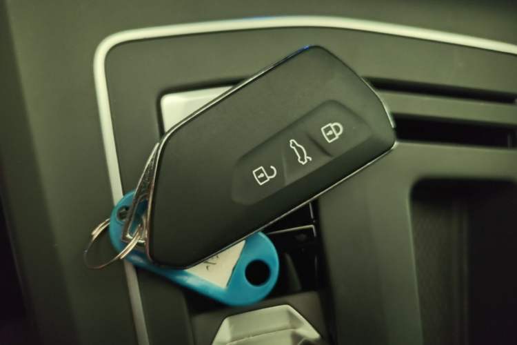 Used Volkswagen Golf 2025 300TSI R-Line Vehicle Key