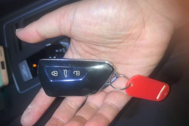 Used Volkswagen Golf 2025 300TSI R-Line Vehicle Key