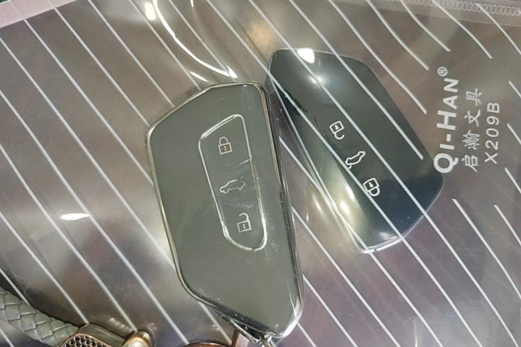 Used Volkswagen Golf 2025 300TSI R-Line Vehicle Key