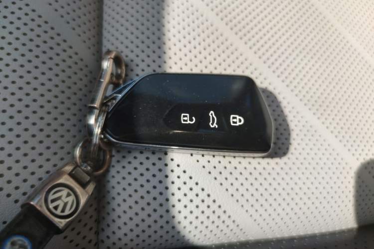 Used Volkswagen Golf 2025 300TSI R-Line Vehicle Key
