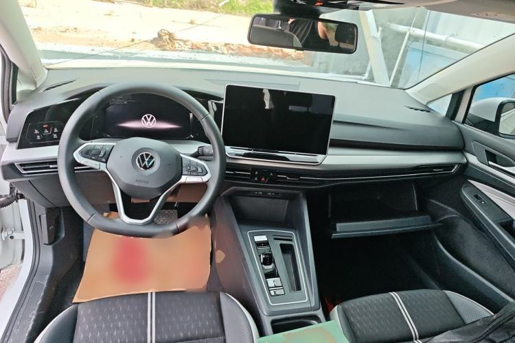Used Volkswagen Golf 2026 300TSI Pro Center Console