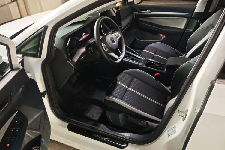 Used Volkswagen Golf 2026 300TSI Pro Driver Seat