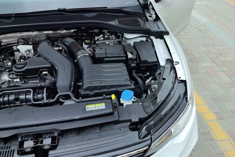 Used Volkswagen Golf 2026 300TSI Pro Engine Bay Left