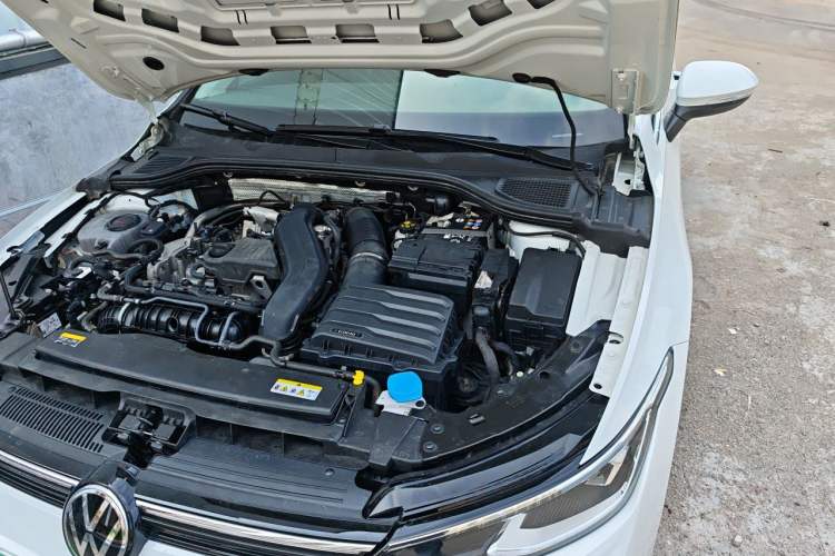 Used Volkswagen Golf 2026 300TSI Pro Engine Bay Left