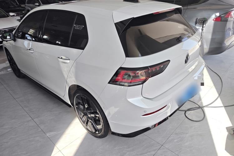 Used Volkswagen Golf 2026 300TSI R-Line Exterior 5
