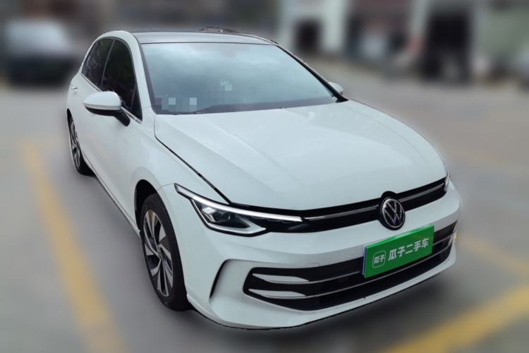 Used Volkswagen Golf 2026 300TSI Pro Front Right 45 Deg