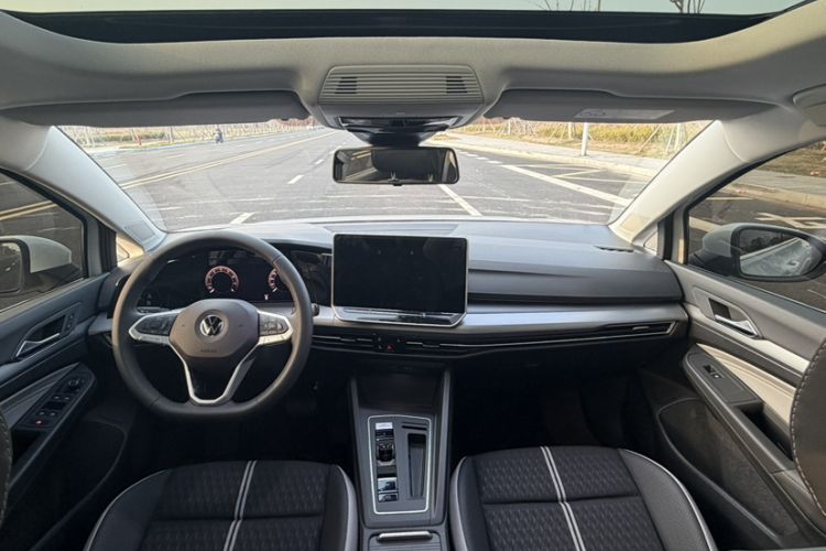 Used Volkswagen Golf 2026 300TSI Pro Interior 2