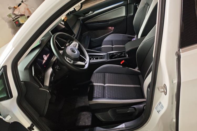 Used Volkswagen Golf 2026 300TSI Pro Left Front Seat