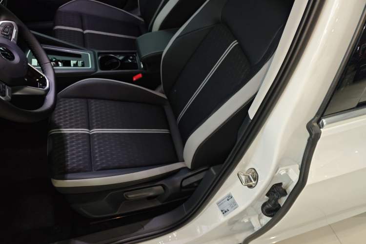 Used Volkswagen Golf 2026 300TSI Pro Left Front Seat