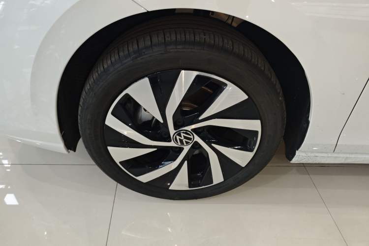 Used Volkswagen Golf 2026 300TSI Pro Left Front Wheel Hub