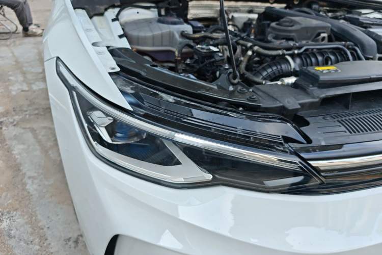 Used Volkswagen Golf 2026 300TSI Pro Right Front Headlight