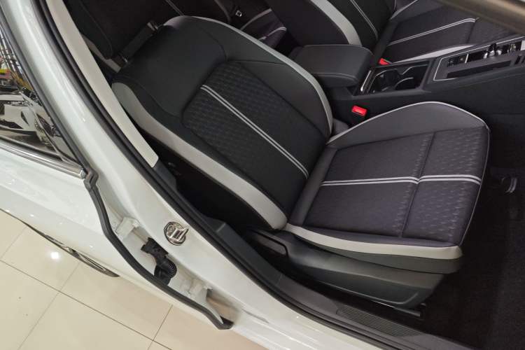 Used Volkswagen Golf 2026 300TSI Pro Right Front Seat