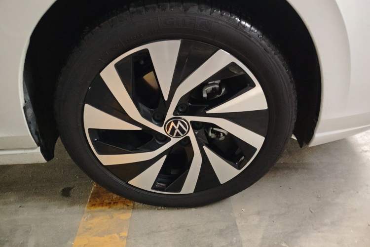 Used Volkswagen Golf 2026 300TSI Pro Right Front Wheel Hub