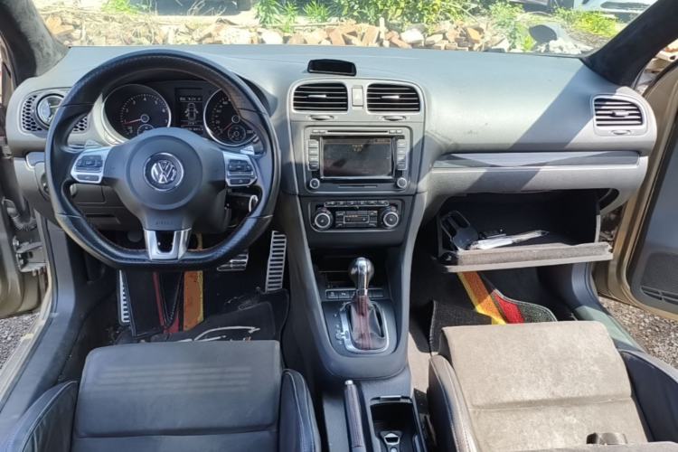 Used Volkswagen Golf GTI 2010 2.0 TSI GTI Center Console