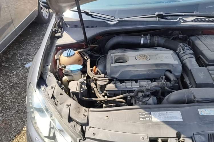 Used Volkswagen Golf GTI 2010 2.0 TSI GTI Engine Bay Right
