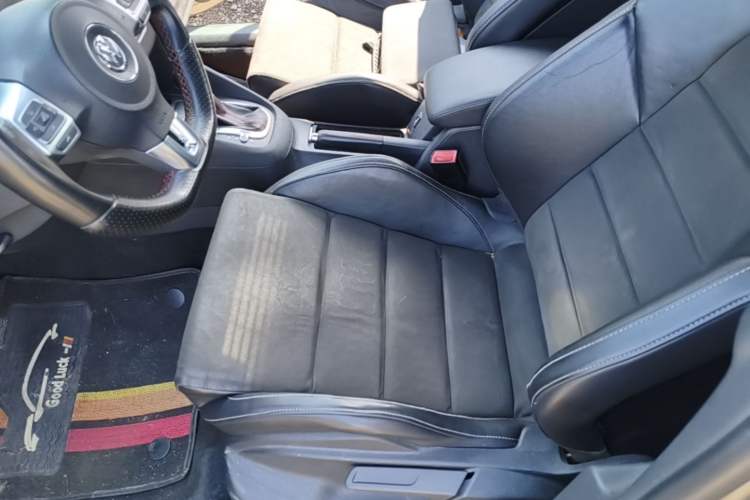 Used Volkswagen Golf GTI 2010 2.0 TSI GTI Left Front Seat