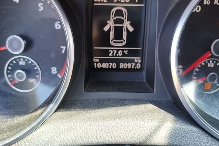 Used Volkswagen Golf GTI 2010 2.0 TSI GTI Odometer Close Up