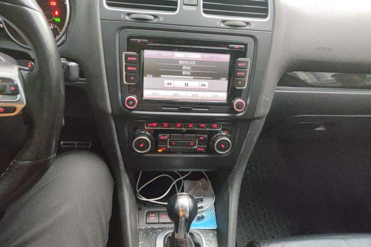 Used Volkswagen Golf GTI 2010 2.0 TSI GTI Audio And AC Panel