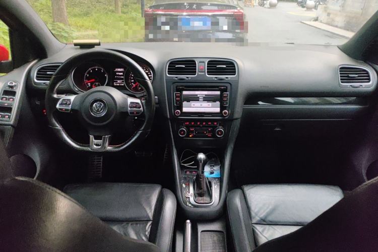 Used Volkswagen Golf GTI 2010 2.0 TSI GTI Center Console