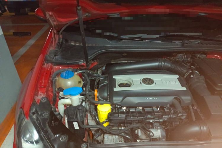 Used Volkswagen Golf GTI 2010 2.0 TSI GTI Engine Bay Right
