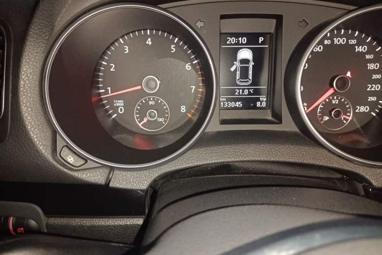 Used Volkswagen Golf GTI 2010 2.0 TSI GTI Odometer Close Up