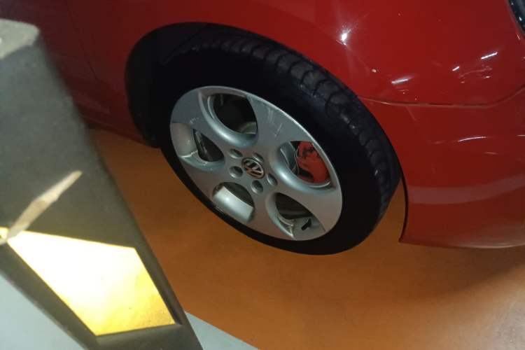 Used Volkswagen Golf GTI 2010 2.0 TSI GTI Right Front Wheel Hub
