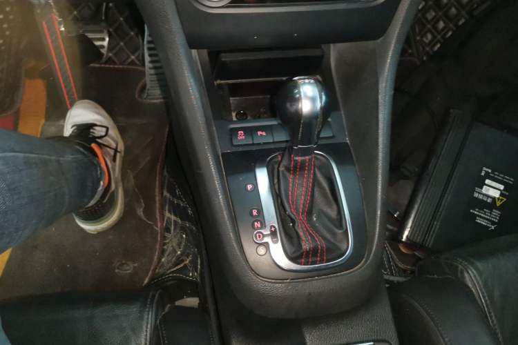 Used Volkswagen Golf GTI 2010 2.0 TSI GTI Gear Lever