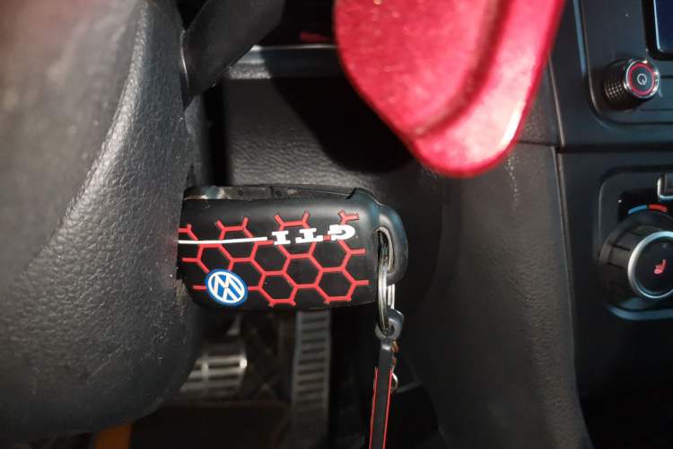 Used Volkswagen Golf GTI 2010 2.0 TSI GTI Interior 1