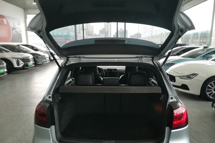 Used Volkswagen Golf GTI 2010 2.0 TSI GTI Trunk
