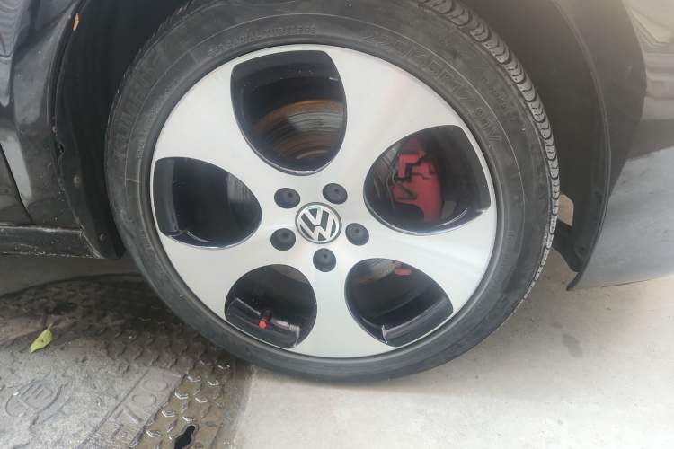 Used Volkswagen Golf GTI 2011 2.0 TSI GTI Right Front Wheel Hub