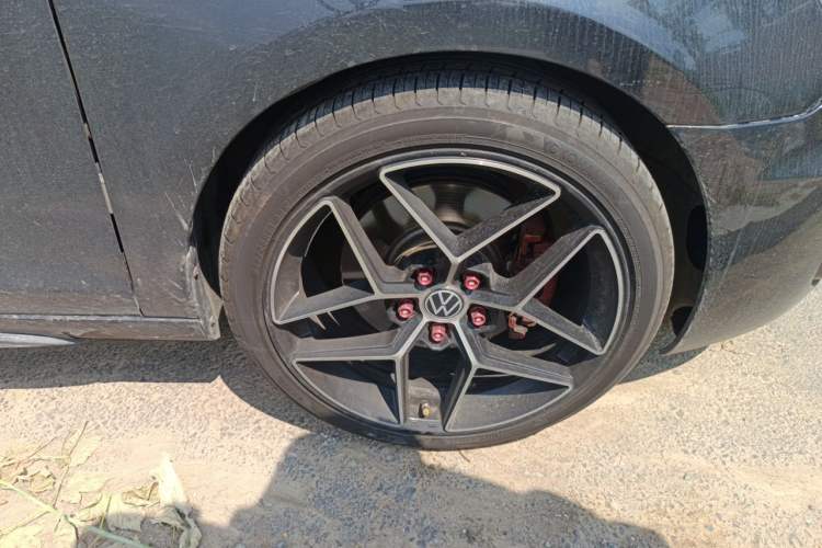 Used Volkswagen Golf GTI 2011 2.0 TSI GTI Right Front Wheel Hub