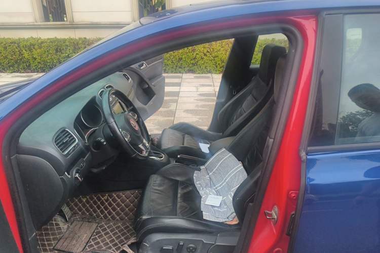 Used Volkswagen Golf GTI 2011 2.0 TSI GTI Left Front Seat