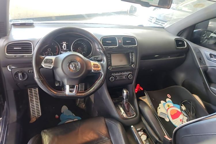 Used Volkswagen Golf GTI 2011 2.0 TSI GTI Center Console