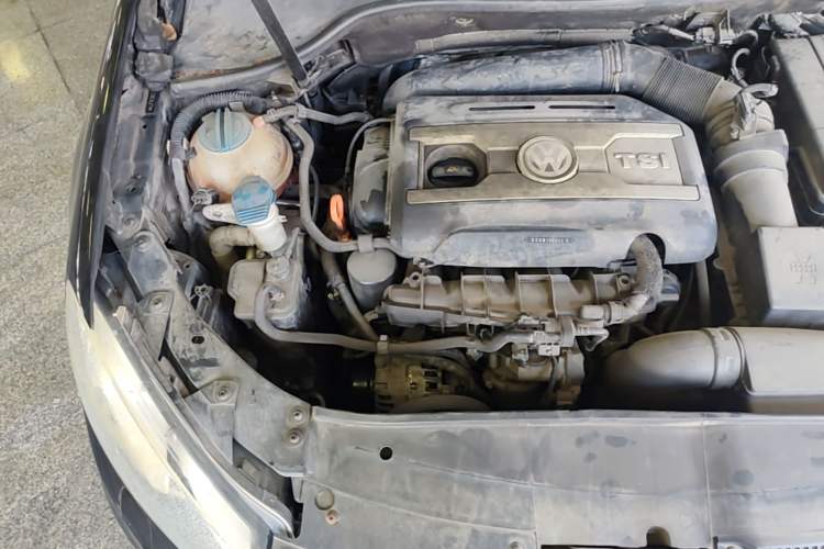 Used Volkswagen Golf GTI 2011 2.0 TSI GTI Engine Bay Right