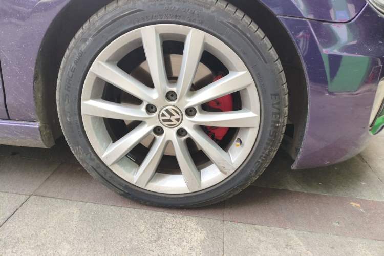 Used Volkswagen Golf GTI 2011 2.0 TSI GTI Right Front Wheel Hub