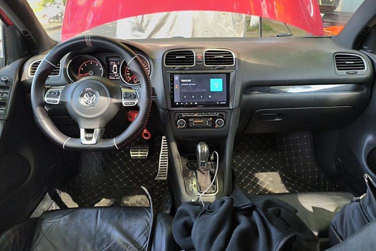 Used Volkswagen Golf GTI 2011 2.0 TSI GTI Center Console