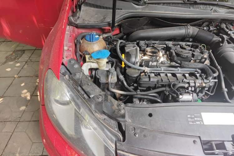 Used Volkswagen Golf GTI 2011 2.0 TSI GTI Engine Bay Right