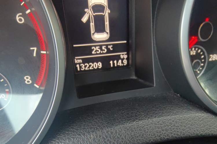 Used Volkswagen Golf GTI 2011 2.0 TSI GTI Odometer Close Up