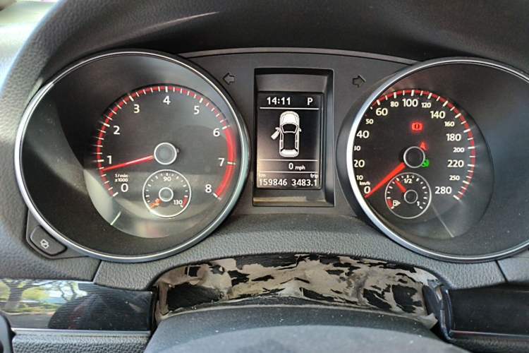 Used Volkswagen Golf GTI 2011 2.0 TSI GTI Odometer Close Up