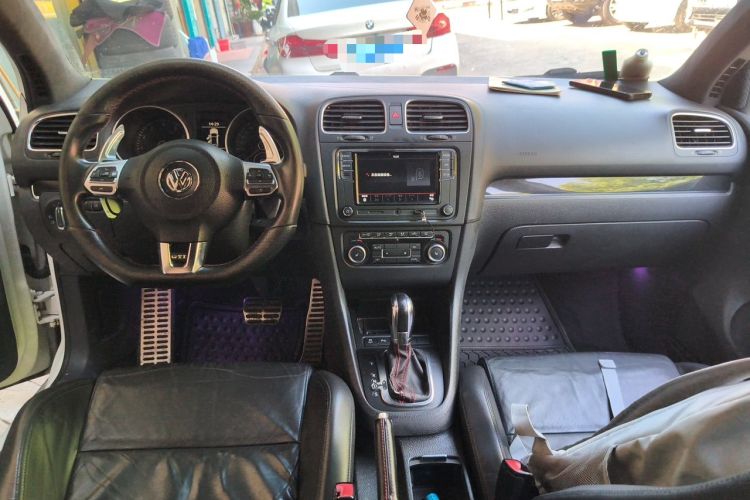 Used Volkswagen Golf GTI 2011 2.0 TSI GTI Center Console