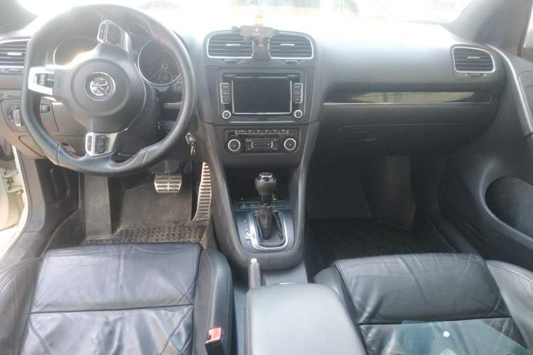 Used Volkswagen Golf GTI 2011 2.0 TSI GTI Center Console