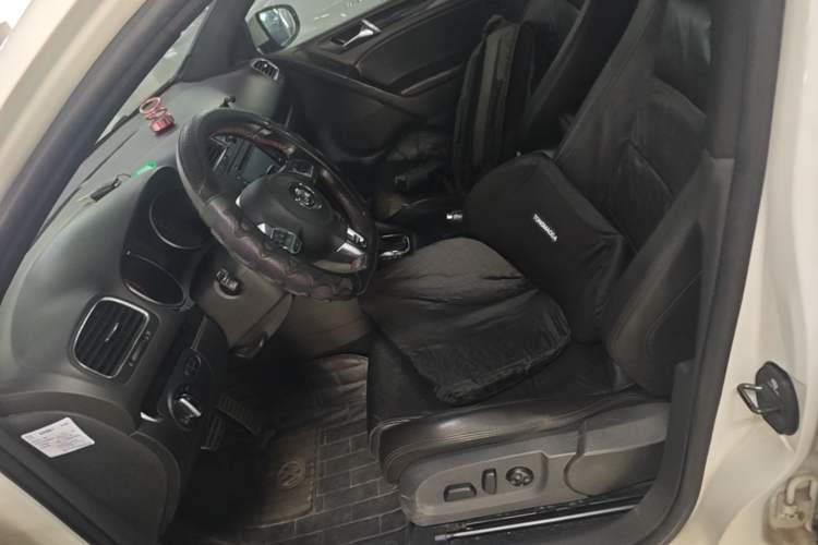 Used Volkswagen Golf GTI 2011 2.0 TSI GTI Left Front Seat